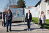 Auf dem Weg zum Familienzentrum (v. l.): Carolin Kessler, stellvertretende Leiterin der Kita "An der Abtsbrede", Kitaleiterin Brigitta Heise, Angelika Berns, Sozialbezirksleiterin der Stadt Paderborn, und Hildegard König, pädagogische Fachberaterin für die städtischen Kindertageseinrichtungen.Foto: © Stadt Paderborn