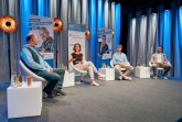 Auf der digitalen Bühne: Ulrich Jansen, Geschäftsführer der lean-pro GmbH, Moderatorin Julia Ures, Sven Zumbrock  von den Goodbeats und Jonas Vorbohle, Geschäftsführer des Restaurants „dean&david“ und des Feinkostgeschäfts „Viola's Gewürze & Delikatessen“, berichteten über Unternehmertum in Zeiten der Coronapandemie.
Foto: Thorsten Hennig