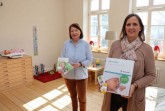 Herzlich willkommen in der Kirchstraße 10: Die Familienkinderkrankenschwestern Gerlinde Megebier (links) und Antje Krause laden alle Eltern mit Säuglingen und Kleinkindern zur Kontaktaufnahme ein. Die Elternberatungsstelle der Stadt Gütersloh berät kostenlos und vertraulich.Foto:Stadt Gütersloh