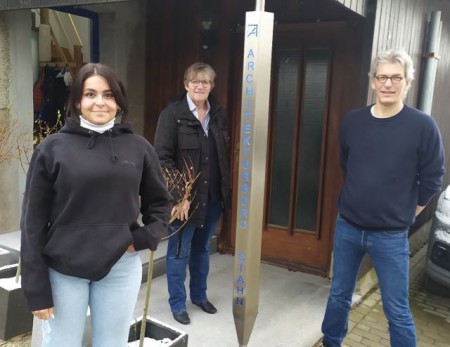  Jahrespraktikantin Mina Al Saady, Azubi-Coach Heike Görder und Architekt Michael Stahn (v.l.n.r.)