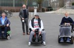 Die Vorsitzenden des Behindertenrates wurden in der ersten Sitzung komplett wiedergewählt: v. l. Annette Runte, Sozialdezernent Henning Matthes, Mesut Can und Manuel Graute.Foto:Stadt Gütersloh