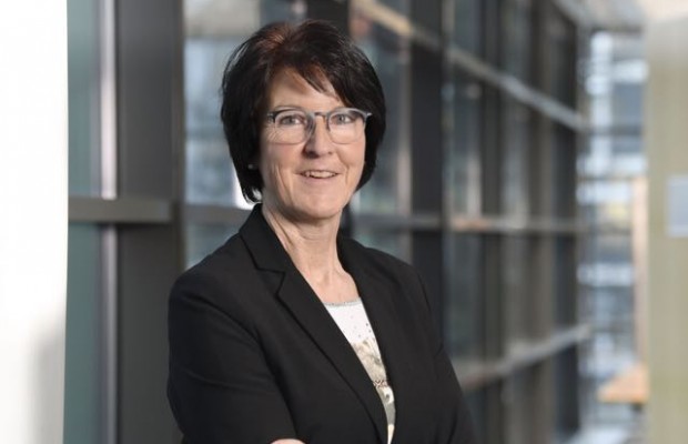 Freut sich über das große Interesse an den Weiterbildungsangeboten der IHK-Akademie: Leiterin der IHK-Akademie, Simone Heuwinkel. Foto: IHK-Akadamie Ostwestfalen GmbH