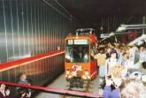 Den Start der Stadtbahn feierten 150.000 Menschen auf dem Rathausplatz und in den damals fünf unterirdischen Haltestellen am 28. April 1991. Foto: Archiv moBiel