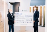 Michael Sindram, CEO der Westag & Getalit AG überreicht Herrn Bernd Jostkleigrewe die Spendensumme
in Höhe von 7.500,00 € von der Westag.Foto:Westag & Getalit AG