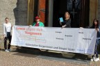 In Erinnerung an die Verfolgung von Autoren durch die Nationalsozialisten wird auch in diesem Jahr bei der Veranstaltung „Lesen gegen das Vergessen“ online gelesen: (v.l.) Daniela Daus (Fachbereich Kultur), Almuth Wessel (Initiatorin), Lena Jeckel (Leiterin Fachbereich Kultur, Stadt Gütersloh) und Shamo Shibli (Jesidische Gemeinde/ Vertreterin Integrationsrat).Foto:Stadt Gütersloh
