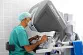 Die Klinik für Thoraxchirurgie des EvKB führt OPs mit DaVinci durch. Ohne dieses robotische Operationssystem wäre nur ein offener Eingriff in Frage gekommen. Fotos: EvKB