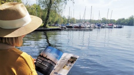Entspannen am Wasser und inspirieren lassen - viele Tipps gibt es im neuen "Dein Potsdam-Reisemagazin".Foto:Potsdam Marketing