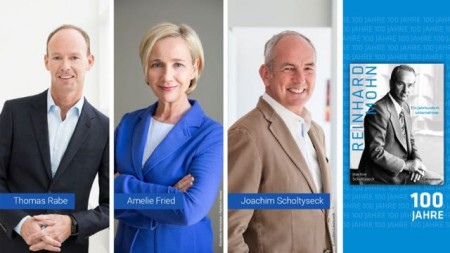 Live-Stream vom Blauen Sofa: „Reinhard Mohn – Ein Jahrhundertunternehmer“.Foto:Bertelsmann 