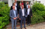 50 Jahre GSR: erste Reihe v.v.l. Harald Grefe (Stv. Hauptgeschäftsführer IHK OWL); Bernhard B. Wuermeling GSR-Geschäftsführer); Landrat Jürgen Müller, zweite Reihe: v.l. Jens Fuhrmann (GSR-Geschäftsführer), Michael Heemann (GSR-Bereichsleiter Vertrieb/Marketing), Michael Beer (GSR Bereichsleiter Technik) 3. Reihe v.l. Michael Seggewiß (Geschäftsführer wfg Kreis HF), Cenk Kökel (GSR-Betriebsrat)