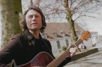 Matthias Nagel spielt auf dem Berliner Platz.