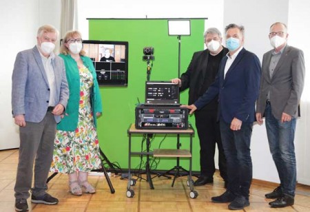 023_PM_Videobox_Gruppe (Foto: Bezirksregierung Detmold)