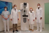 Sind begeistert von dem neuen Gerät für die digitale Tomosynthese: MTRA Helga Krieft (v.l.), Prof. Dr. Boris Buerke (Chefarzt der Klinik für Diagnostische und Interventionelle Radiologie und Magnetresonanztomographie), Dr. Wencke Ruhwedel (Chefärztin der Klinik für Frauenheilkunde und Geburtshilfe) und Dr. Farzad Soleimankhani (Oberarzt für Diagnostische Radiologie).