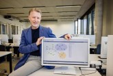 Prof. Dr. Lutz Grünwoldt ist Professor für Informatik am Fachbereich Ingenieurwissenschaften und Mathematik und Leiter des Studiengangs Ingenieurinformatik. (Foto: Alexander Tempel / FH Bielefeld)