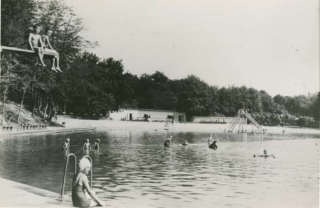 Das Freibad Brackwede, aufgenommen im Jahr 1945. Foto: ©Stadtarchiv Bielefeld