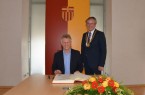 Als Ehrengast der „Expedition Wissenschaft“ begrüßte Bürgermeister Michael Dreier Dr. Sierk Poetting im Rathaus der Stadt Paderborn.Foto:© Stadt Paderborn