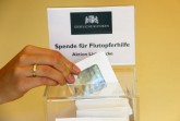 Insgesamt 2.800 Euro konnten die Mitarbeiter der Gräflichen Kliniken Bad Driburg an die Aktion Lichtblicke für Flutopfer spenden. Foto: Unternehmensgruppe Graf von Oeynhausen-Sierstorpff GmbH & Co. KG Holding