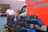 Insgesamt neun neue Defibrillatoren sind jetzt im Einsatz bei der Feuer- und Rettungswache der Stadt Gütersloh. „Damit stellen wir vollständig auf die neuste Technik um“, unterstreicht Andreas Pollmeier, Leiter des Rettungsdienstes.
.Foto:Stadt Gütersloh
