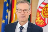 Landrat Sven-Georg Adenauer fordert einen Strategiewechsel auf Landesebene.Foto: Kreis Gütersloh