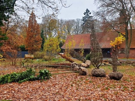 Rund 40 Gehölze finden in diesen Tagen als Nach- und Neupflanzungen einen neuen Platz im Stadtpark und im Botanischen Garten.Foto: Stadt Gütersloh 