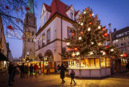 Trotz Besucherrückgangs sorgten der Bielefelder Weihnachtsmarkt und die liebevoll dekorierte Innenstadt auch in diesem Jahr wieder für viel Atmosphäre. Bild: Sarah Jonek