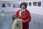 Die Künstlerin Serpil Neuhaus stellt ihre Werke unter dem Titel „Grenzenlos“ in der Galerie im Forum der Stadthalle aus.
.Foto: Stadt Gütersloh