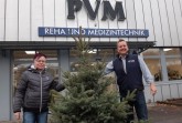 PVM spendet Gutscheine für Weihnachtsbäume