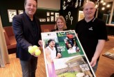 Aus den NOVENTI OPEN werden die TERRA WORTMANN OPEN: Die Hüllhorster Wortmann AG übernimmt mit ihrer Eigenmarke TERRA in den kommenden beiden Jahren die Namenspartnerschaft für Deutschlands bedeutendstes ATP 500er-Rasenevent im ostwestfälischen Halle. Auf die gemeinsame Zusammenarbeit freuen sich Sven Wortmann (rechts), Svenja Wortmann und Turnierdirektor Ralf Weber. © TERRA WORTMANN OPEN (HalleWestfalen