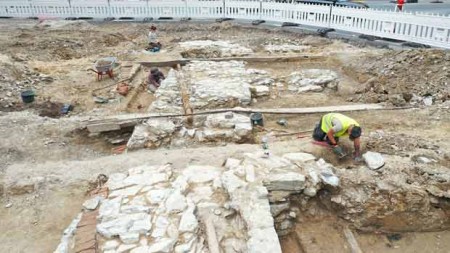 Jeden ersten Mittwoch im Monat (2.2.) lädt die Stadtarchäologie Paderborn zu einem archäologischen Stadtrundgang ein. Foto: Eggenstein Exca