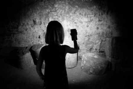 Foto: Schaurig schön! Passend zur dunklen Zeit macht das Weserrenaissance-Museum am Samstag, 8. Januar, das Licht aus und die Taschenlampen an. Foto: Rudy und Peter Skitterians auf Pixabay.