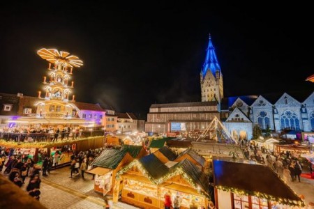 Fachzeitschriften ziehen positives Fazit zum Weihnachtsmarkt.Foto:© Besim Mazhiqi