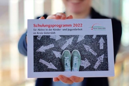 2022-02-23-schulungsprogramm-kinder-und-jugendfoerderung (1)