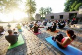 Crossout-Training und Yoga bei Sonnenaufgang auf der Sparrenburg: Der Höhepunkt der kostenlosen Veranstaltungsreihe „Bielefeld kommt raus!“ ist für den Sommer geplant. Bild: Sarah Jonek