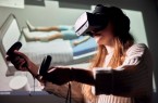 VR-Brille und Controller ermöglichen das Training in digitaler Umgebung.Foto: P.Pollmeier/FH Bielefeld