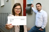 Haushalte, die diese Benachrichtigung in ihrem Briefkasten finden, wurden für die Teilnahme am Zensus 2022 ausgewählt. Dort ist ein Termin verzeichnet, an dem eine Befragung stattfindet. Insgesamt sind per Zufallsprinzip rund 3.700 Haushalte aus dem Kreis Höxter ausgewählt worden. Organisiert wird der Zensus 2022 im Kreis Höxter von Alexandra Schodrowski und Robert Stöhr. Sie arbeiten in der Erhebungsstelle der Kreisverwaltung.Foto: Kreis Höxter