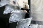 I. Josepha Gasch-Muche mit einer ihrer Glasskulpturen © Dr. Wolfgang Muche