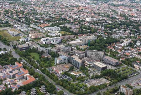 Foto (Universität Paderborn): Luftbild von der Universität Paderborn 2019 (Symbolbild)Fotograf Kamil Glabica