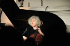 Musikalische Variationen von Robert Schumann präsentierte der englische Cellist Steven Isserlis, begleitet von der kanadischen Pianistin Connie Shih mit fulminantem Einsatz. Foto: Via Nova Kunstfest Corvey 2022