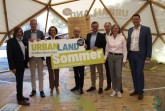 Freuen sich über das REGIONALE-Fest in Gütersloh (v.l.n.r.): Bürgermeister Norbert Morkes, Landrat Sven-Georg Adenauer, Ministerin für Heimat, Kommunales, Bau und Digitalisierung Ina Scharrenbach, Siegfried Gutsche (B'90/Grüne Kreis Minden-Lübbecke, CDU-Landtagsabgeordneter Raphael Tigges, Herbert Weber, Geschäftsführung OWL GmbH, Annette Nothnagel, Leitung der REGIONALE 2022 und Thorsten Klute, Landtagsabgeordneter der SPD. Foto: ©Henrike Buschmann