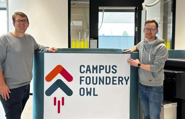 Vl. Prof. Dr. habil. Andreas Welling und Prof. Dr. Daniel Hunold ©Campus Foundery OWL