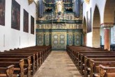 Nimmt imposant die gesamte Westseite der Klosterkirche Marienfeld ein: die historische Barockorgel aus dem Jahr 1751.