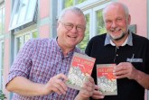 Den Schalk im Nacken: Friedo Petig und Ulrich Tasche begeistern mit Episoden und Zeichnungen aus dem Lipperland. Foto: Karen Hansmeier