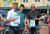 Vlothos Bürgermeister Rocco Wilken, Peer Sonntag vom Organisationsteam der Vlotho Marketing GmbH und Axel Mowe seitens der Öffentlichkeitsarbeit sowie Ehrenamtsansprechpartner. © Stadt Vlotho