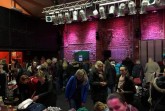 Club und Kesselhaus der Weberei verwandeln sich beim Nachtflohmarkt in eine Trödelmeile. Foto: Die Weberei