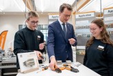 Ministerpräsident-Hendrik-Wüst-in-der-Weidmüller-Akademie_Bildquelle: ©Weidmüller