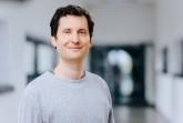 Foto (Universität Paderborn, Besim Mazhiqi): Prof. Dr. Tim Bartley ist mit einem „ERC Proof of Concept Grant“ ausgezeichnet worden.