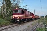 Auch im historischen Speisewagen der Landeseisenbahn wird am 30.08.2025 Bier ausgeschenkt. (© Golo Kahlert)