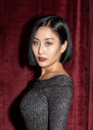 Eine Frau als Anführer der Sachsen: Die Koreanerin Yewon Kim singt und spielt Widukind in Höxter. Foto: Dayeon Leo