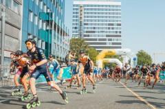 Der Kesselbrink ist Start- und Zielpunkt für die Wettkämpfe. Außerdem können Familien den ganzen Sonntag ein buntes Programm erleben. Foto: Bielefeld Marketing I Tim Fröhlich