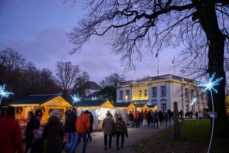 Kunsthandwerkermarkt-©-Peter-Huebbe