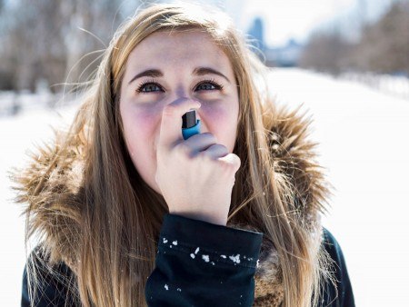 Frauen leiden mit einem Anteil von 5,5 Prozent etwas häufiger als Män- ner (4,2 Prozent) an Asthma. Foto: AOK/hfr.